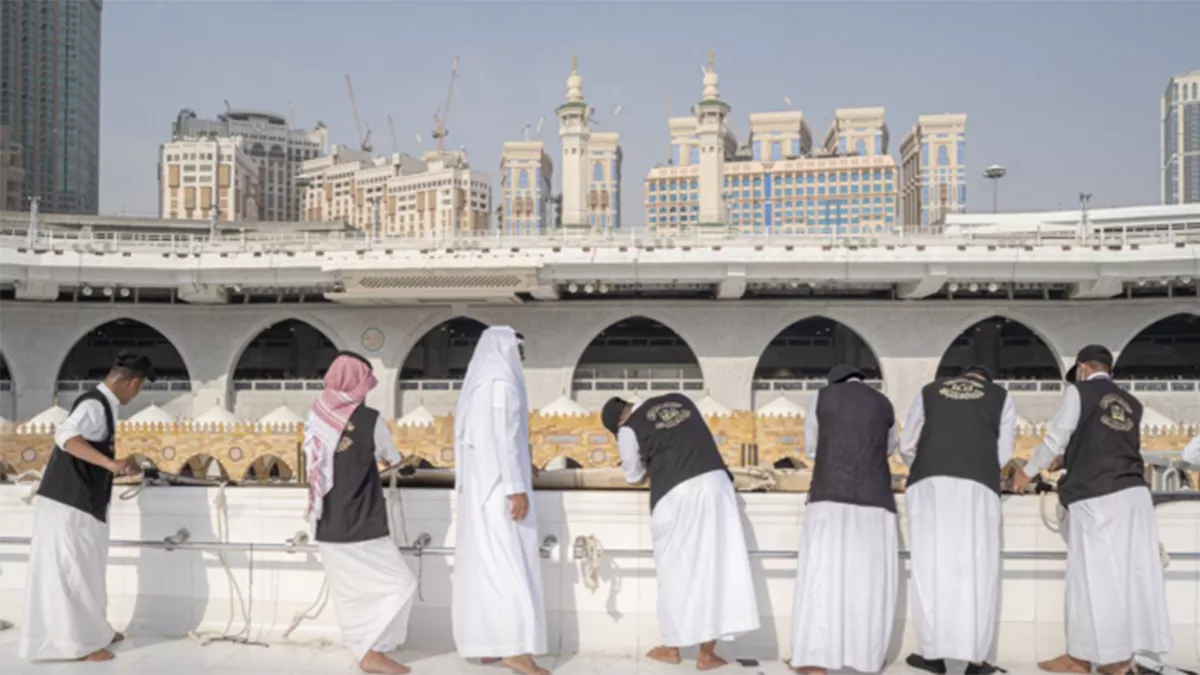 The Kaaba kiswa will be changed with the arrival of the new Islamic year