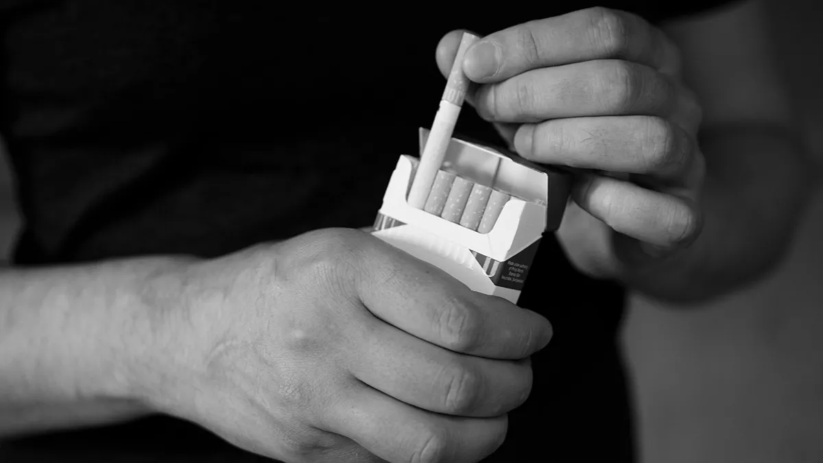 Ban on the sale of tobacco products in kiosks, grocery stores and central markets in Saudi