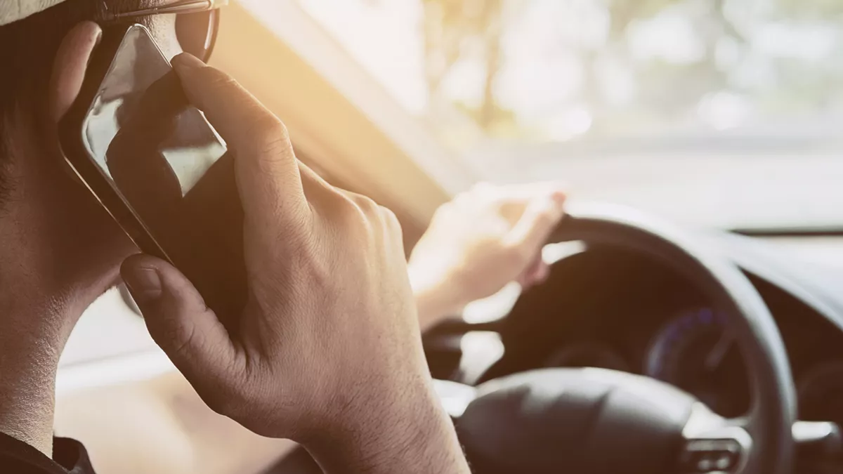 Fine between 500 and 900 riyals for using phone while driving in Saudi Arabia