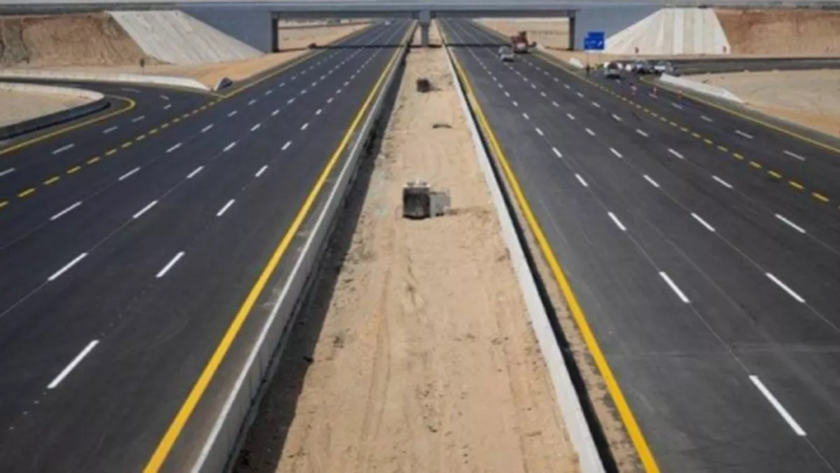 Second Ring Road in Jeddah was opened; has four lanes, five intersections and 11 bridges