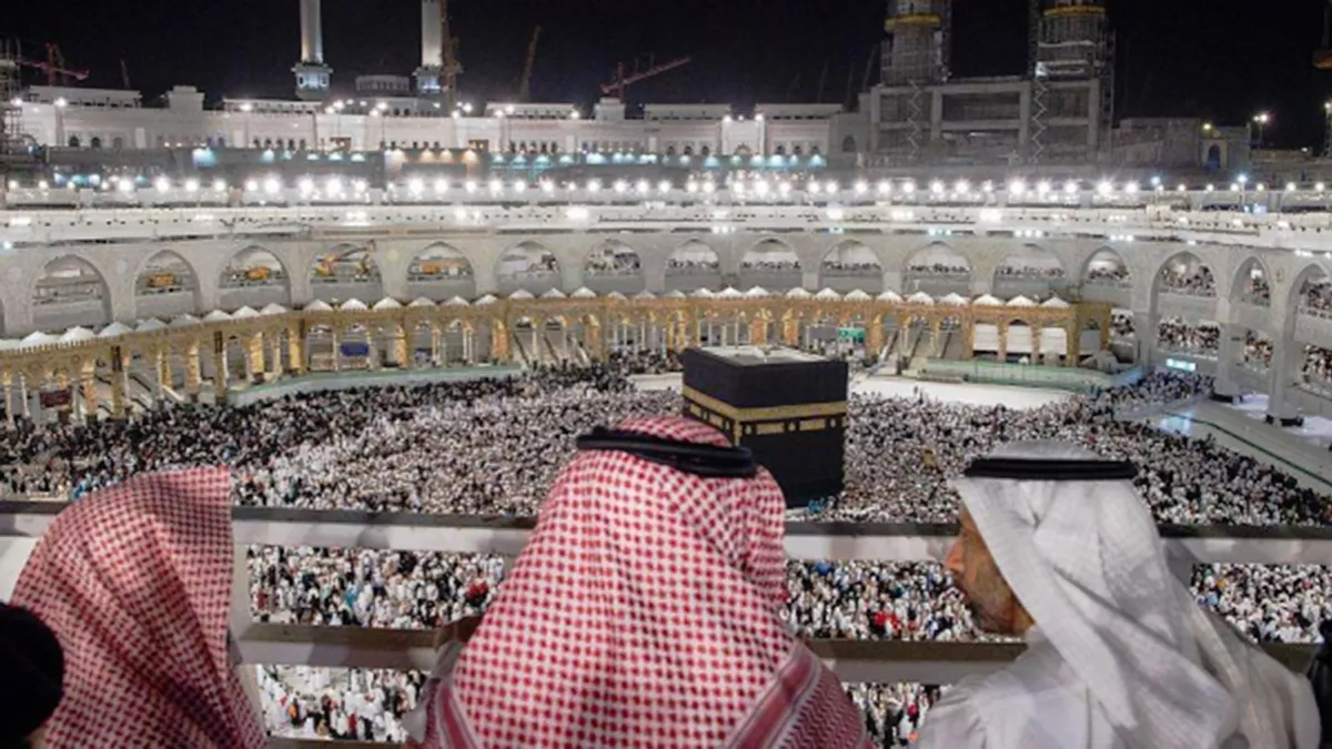 Deputy Emir of Makkah, inspected the progress being implemented at Grand Mosque in Makkah