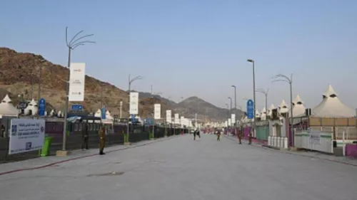 The heat-blocking coating of some roads and pedestrian paths at the Holy Sites offered relief for pilgrims under the hot sun