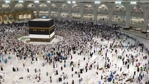 The ritual of Tawaf Al-Qudum was performed by hundreds of thousands of Hajj pilgrims 