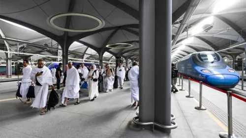 The first batch of pilgrims performing the annual Hajj arrived from Jeddah and Madinah to Makkah via Haramain train services