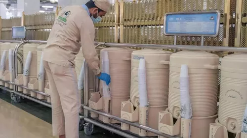 General Authority for the Affairs of the Grand Mosque and the Prophet’s Mosque supplies 300 tonnes of Zamzam water daily 