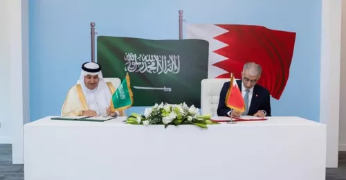 Two MoUs were signed by Bahrain and Saudi Arabia to expand their cooperation in logistics and transportation