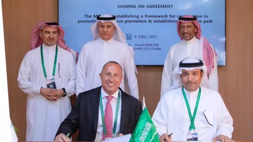 A mangrove park is set to be created in Jubail; the agreement being signed by Ma'aden