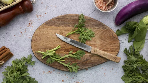 Central kitchens banned from using wooden cutting boards or knives with wooden handles 