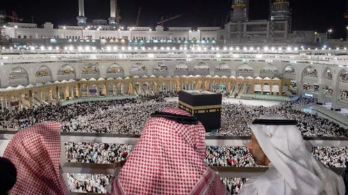 Deputy Emir of Makkah, inspected the progress being implemented at Grand Mosque in Makkah